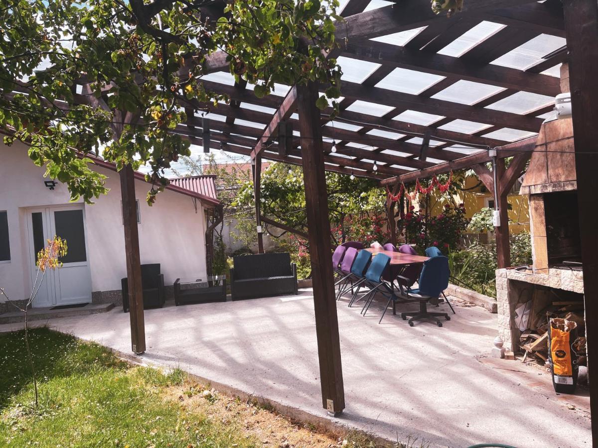 Ferienwohnung Yard Studio Rasnov Exterior foto